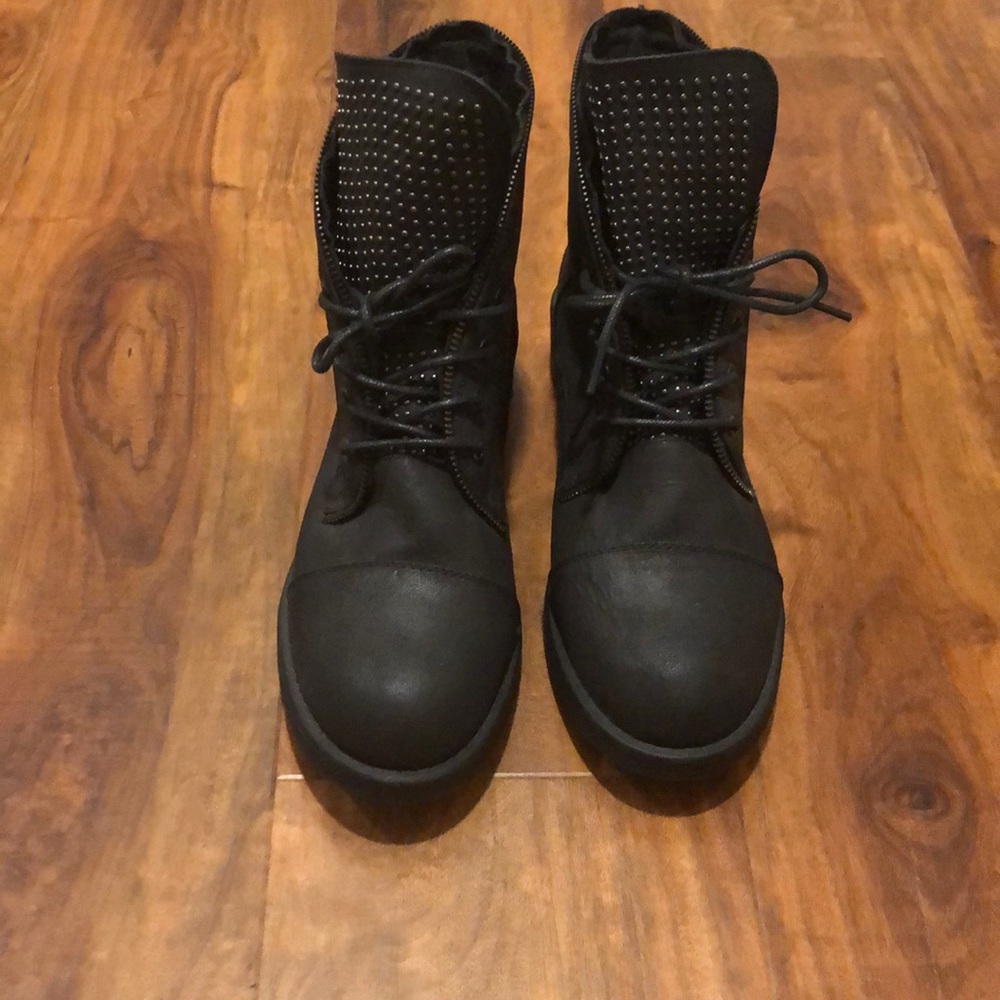 Maurices combat boots